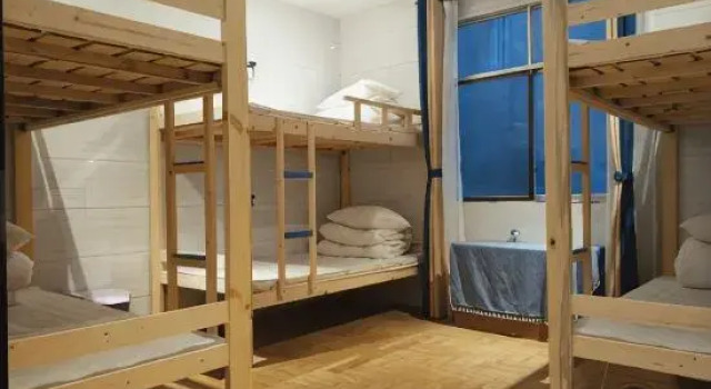 Кровать в общем номере (мужской номер) Fangwu Youth Hostel