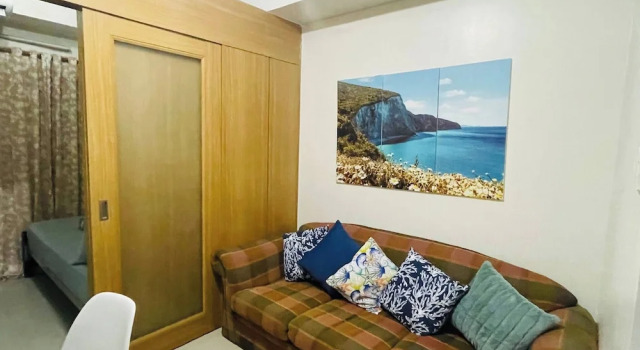 Elegant Pasay City Apartment With Central Heating & Shared Pool, Забронировать Апартаменты/квартира Пасай Столичный регион, рядом с Embassy of Japan