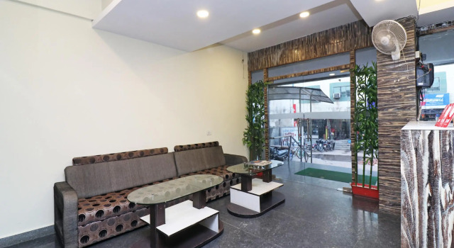 OYO Flagship 19770 Hotel Yatrik Inn