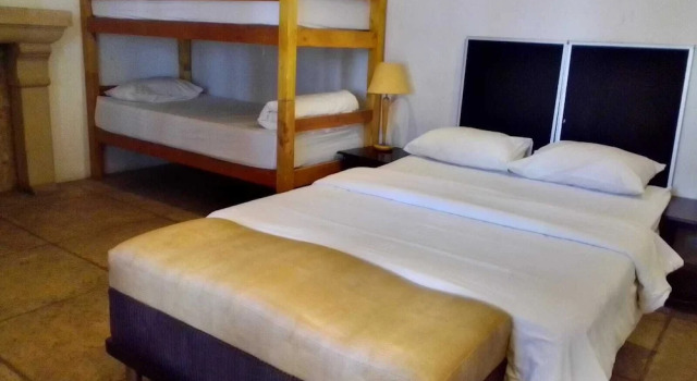 Da Arden Guest House, Забронировать Гостевой дом Отели Йоханнесбург с парковкой, рядом с South African Chamber of Commerce and Industry, Парковка