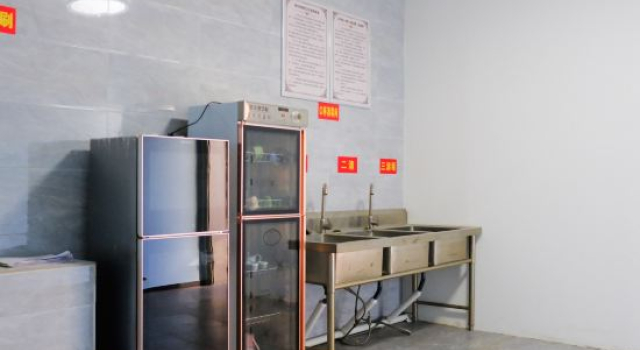 Manting Theme Hotel, Rezerwuj Hotel Hotele w Qujing z parkingiem, Parking
