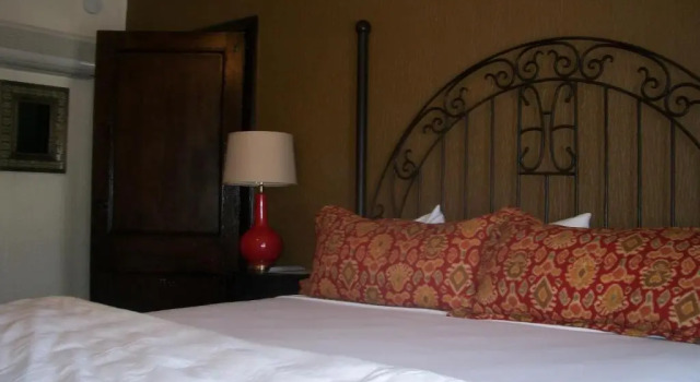 Номер Standard The Holland Hotel