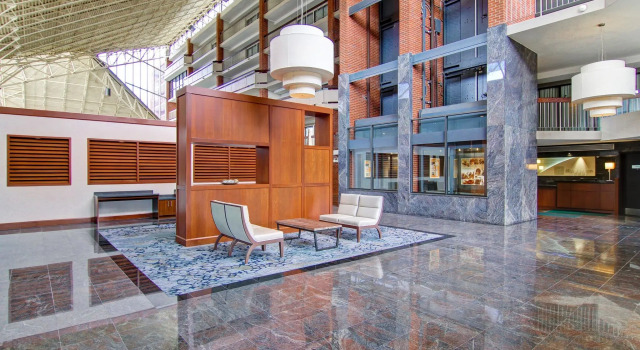 Holiday Inn Oakville Centre by IHG