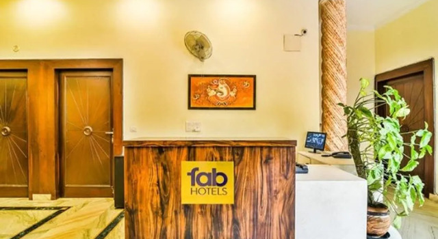 Fabhotel Bella Vista, Забронировать Отель Нойда штат Уттар-Прадеш