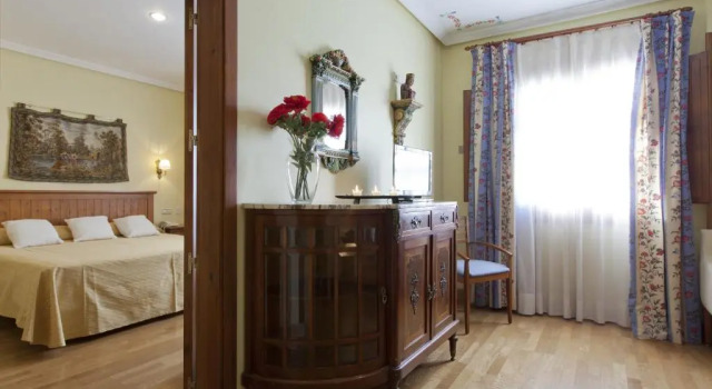 Полулюкс Hotel Casona de la Reyna
