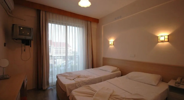 Bayram Hotel, Rezerwuj Hotel Çeşme Izmir