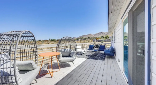 Коттедж High-desert Home w/ Hot Tub & Cowboy Pool