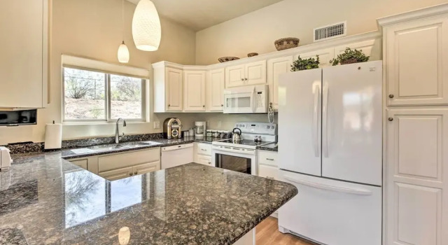 Коттедж Lovely Tucson Home w/ Private Pool & Hot Tub!