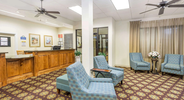 Super 8 at Valdosta Mall, Rezerwuj Mini-hotel Hotele w Valdosta z parkingiem, Parking