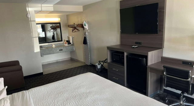 Days Inn by Wyndham Wagoner, Book Hotel Wagoner Oklahoma