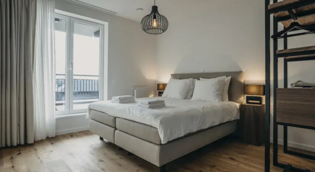Huswell - The Tide - Stylish Sea View Apartment for 4 - Prime Location With Private Parking, Book Apartment Cadzand 