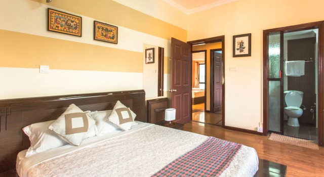 Апартаменты Superior с 3 комнатами с балконом и с красивым видом из окна Swayambhu Hotels & Apartments- Sitapaila