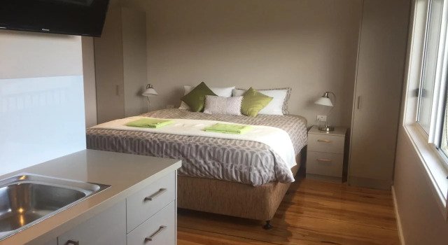 Sinclairs Country Retreat - Welcoming Guests 18 years and older, Забронировать Мини-отель Конджола Джервис-Бэй