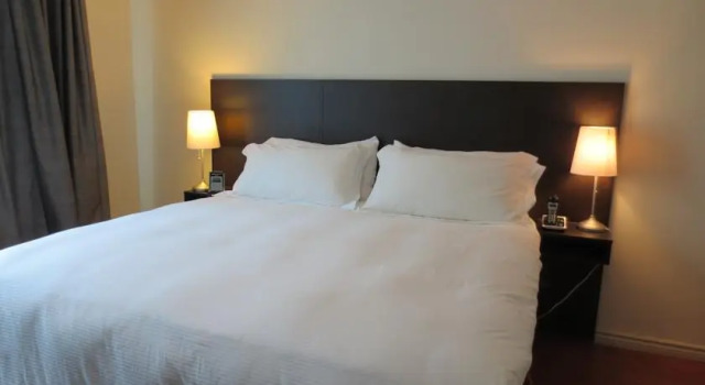 Toronto Luxury Accommodations - 263 Wellington Street West, Varaa Hotelli Toronto 