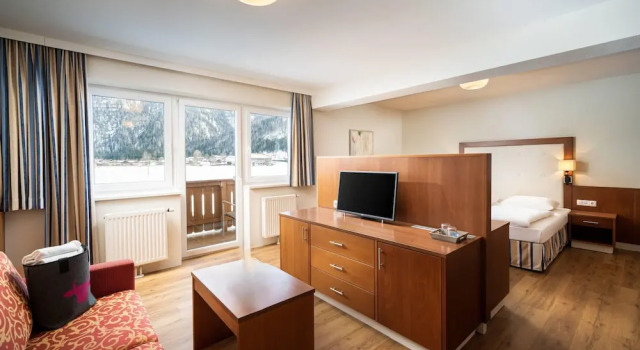Семейный номер Standard с балконом и с видом на горы KUHOTEL Steinplatte, Trademark Collection by Wyndham
