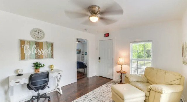 1 Mi to Dtwn Waco! Lovely Home w/ Fire Pit Table, Réserver Hôtel Waco Texas