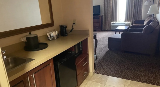Четырёхместная студия Hampton Inn Rawlins
