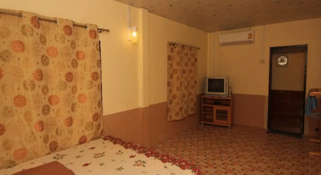 Nern Im Aim Home Stay Kanchanaburi, Забронировать Отель Отели Сай-Йок с парковкой, Парковка