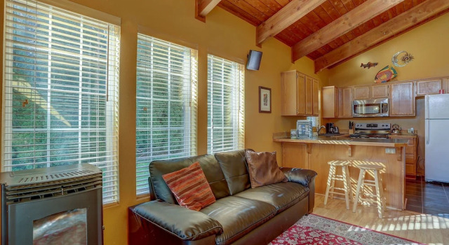 Pet-Friendly Waveseeker Home with Private Yard by RedAwning, Prenota Casa vacanze White Salmon Columbia River Gorge