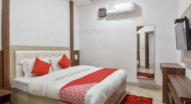 Oyo 48476 Hotel Govindham, Забронировать Отель Таннасар штат Харьяна
