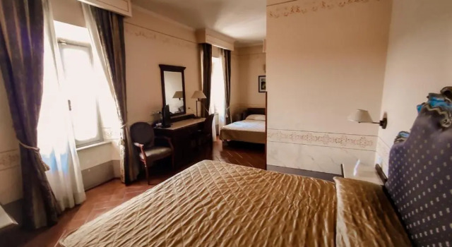 Hotel Logge Dei Mercanti, Забронировать Отель Отели в центре Монте-Сан-Савино с завтраком, отели в центре Монте-Сан-Савино с завтраком