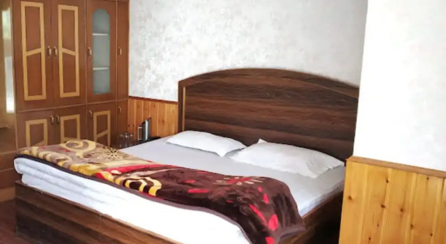 Номер Deluxe Goroomgo Himsutra shimla