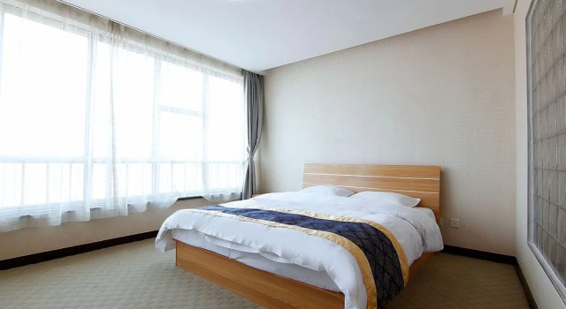 青岛斯维登度假公寓(奥帆兴源大厦), Rezerwuj Hotel Qingdao Qingdao, w pobliżu Qingren Dam