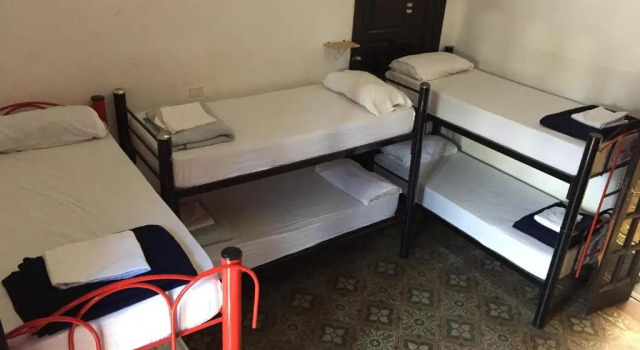 Кровать в общем номере Rivera Hostel Córdoba