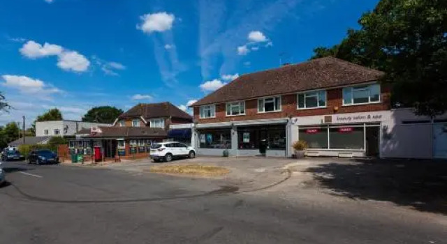 West Chiltington Village, 2 bedrooms & parking