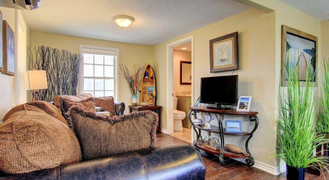 Royal Palm Retreat - 4 Br Home