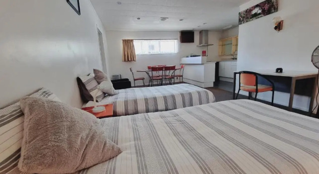 Номер Superior Dukes Midway Lodge