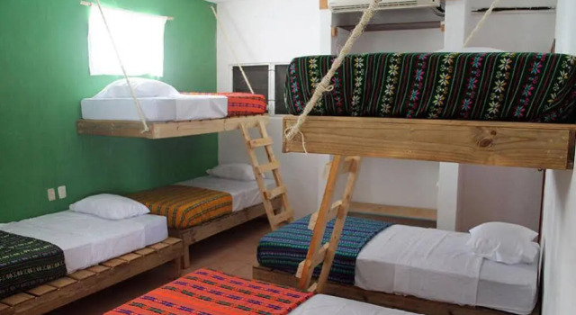 Urban Beach Chic Hostel, Забронировать Хостел Плая-дель-Кармен Кинтана-Роо, рядом с Пляжный клуб Mamitas