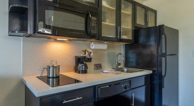 Run of House Candlewood Suites Springfield-Medical District by IHG