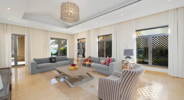 Maison Privee - Exclusive Villa with Private Pool, Garden & Beach, Забронировать Вилла Пальма Джумейра Дубай, рядом с Пляж Насими