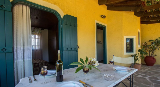 Вилла Gorgeous Stone Cottage by the sea