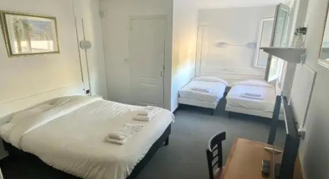 Номер Standard Hotel du Centre Lucé Chartres