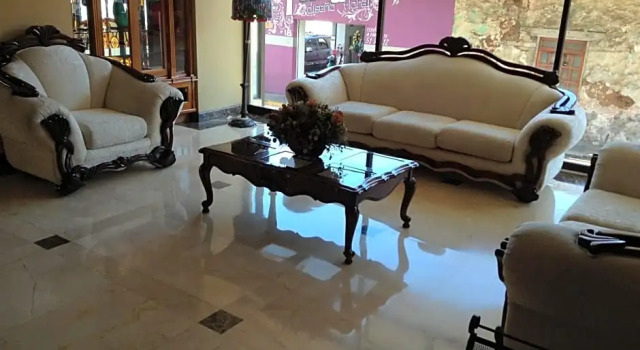 Real De Uruapan, Book Hotel Hoteller i Uruapan med parkering, Parkering