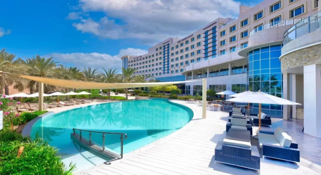 Отель Crowne Plaza Muscat Ocec by IHG