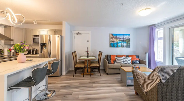 Luxurious Honeymoon & Anniversary Suite