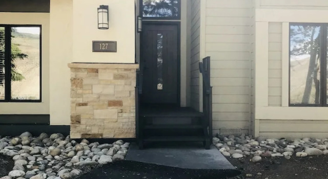 Номер Standard 127 Ridgepoint 3 Bedroom Townhouse by RedAwning
