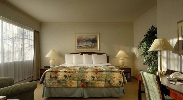 Royal Scot Hotel & Suites, Trademark Collection by Wyndham