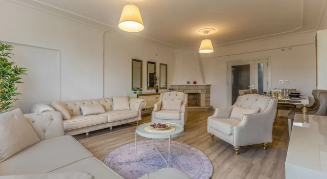 Люкс с балконом Melissas Suites Lara