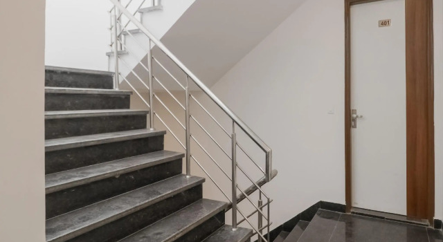 OYO DTT013 Hotel Sky wood, Забронировать Отель Отели Нью-Дели с парковкой, Парковка