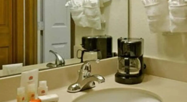 Номер Standard Indy Speedway Inn
