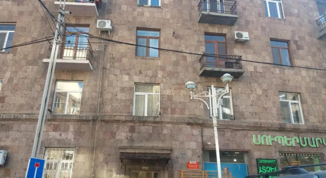 Demirjian Apt, Забронировать Отель Отели Еревана с парковкой, рядом с Станция метро Маршал Баграмян, Парковка