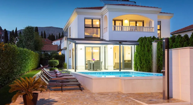 Вилла с 5 комнатами с видом на сад Luxury City Villa Trogir