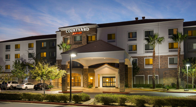 Courtyard by Marriott Rancho Cucamonga, Rezervovat Hotel Rancho Cucamonga Kalifornie