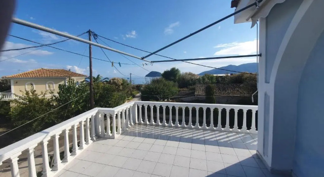 Nikos Apartments