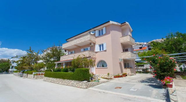 Apartments Hrgovcic, Prenota Appartamento Hotel a Isole Quarnerine con parcheggio, Parcheggio