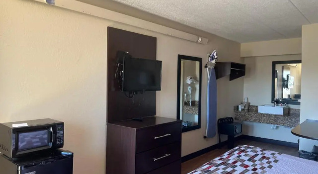 Номер Deluxe Red Roof Inn Toledo - Holland